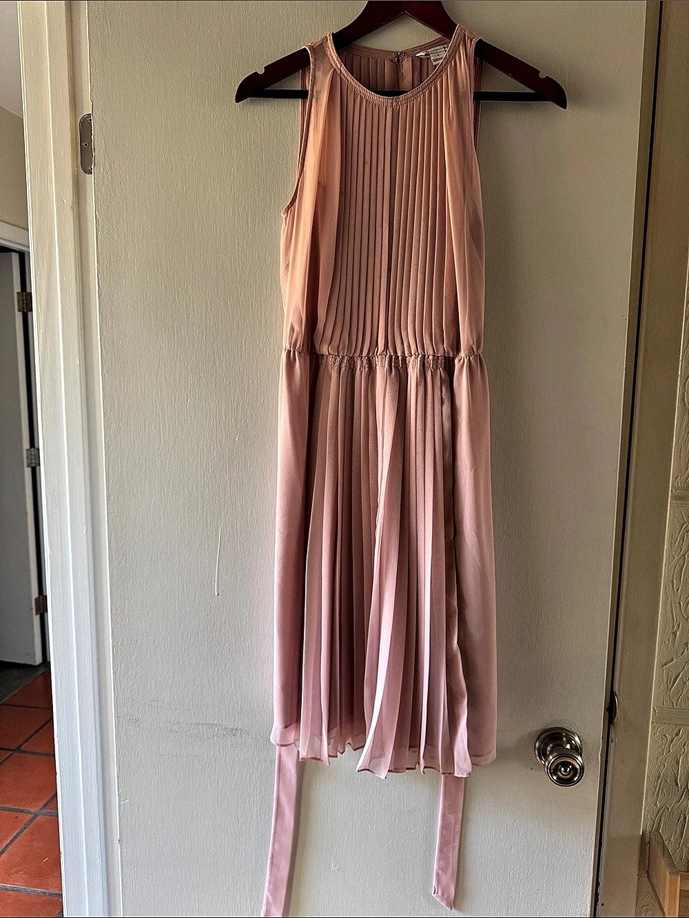 Diane von Furstenberg Pleated Midi Dress in Pink Size 6 Like New